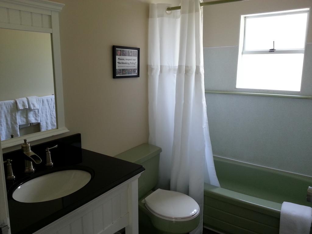 كامبل ريفر Edgewater Motel الغرفة الصورة