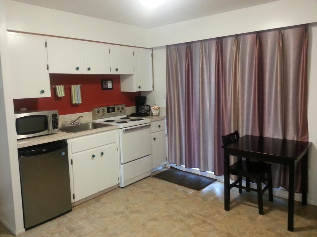 كامبل ريفر Edgewater Motel الغرفة الصورة